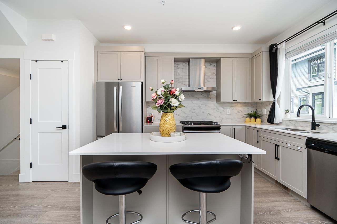 21 6897 201 Street, Langley