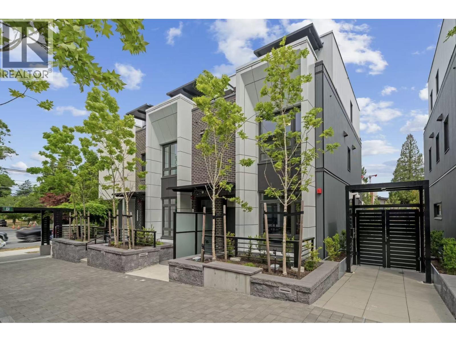 6292 Oak Street, Vancouver