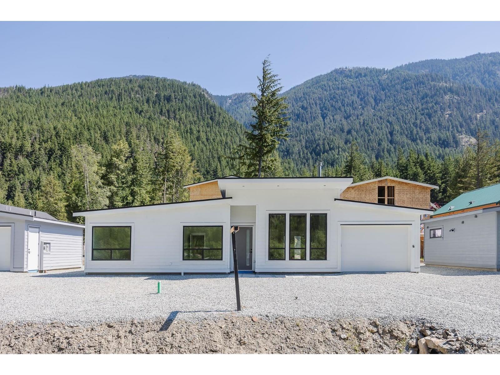 Hg 187 71358 Grove Place, Hope