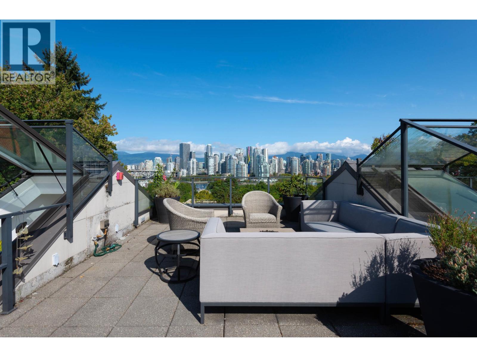 1088 W 7TH Avenue, Vancouver