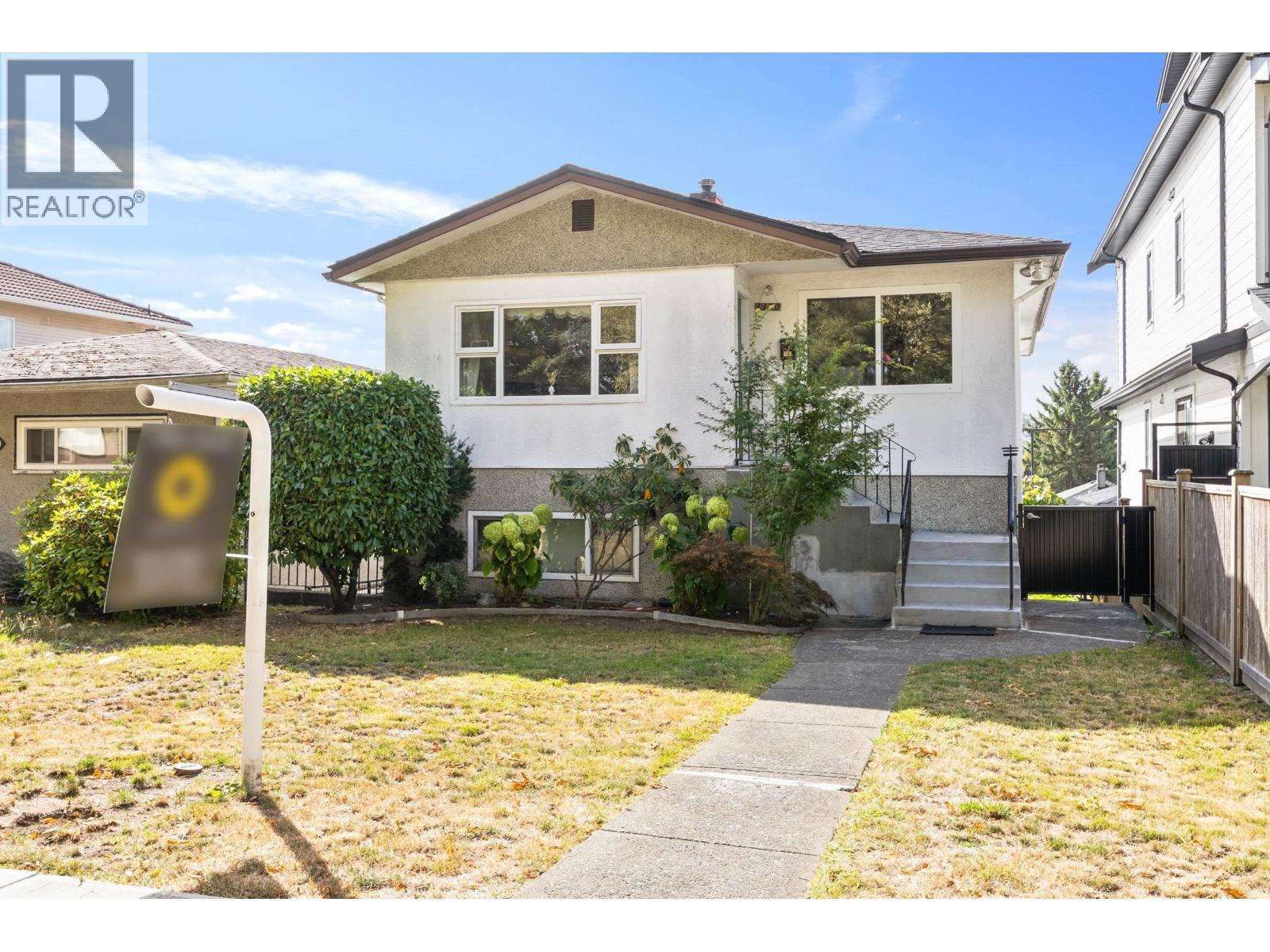 3350 E 8 Avenue, Vancouver