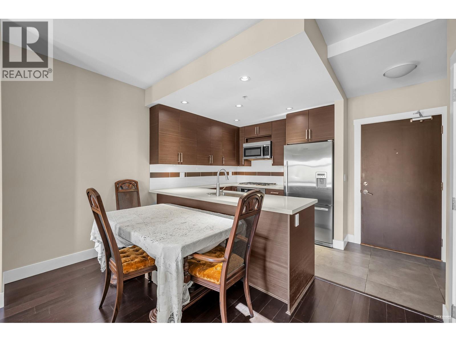 301 4710 Hastings Street, Burnaby