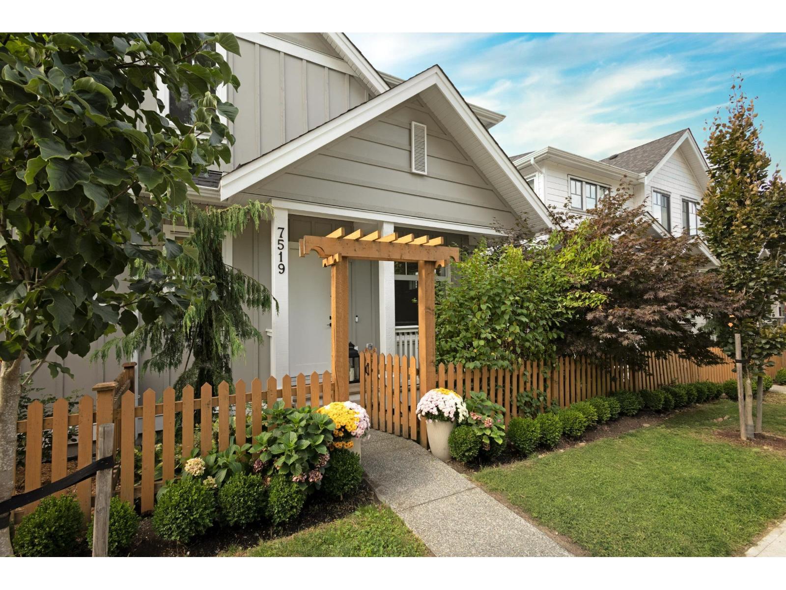 7519 198B Street, Langley