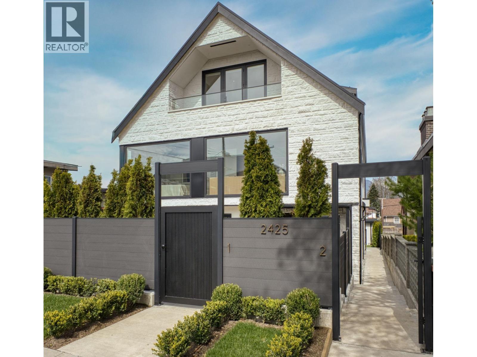 2 2425 Kitchener Street, Vancouver