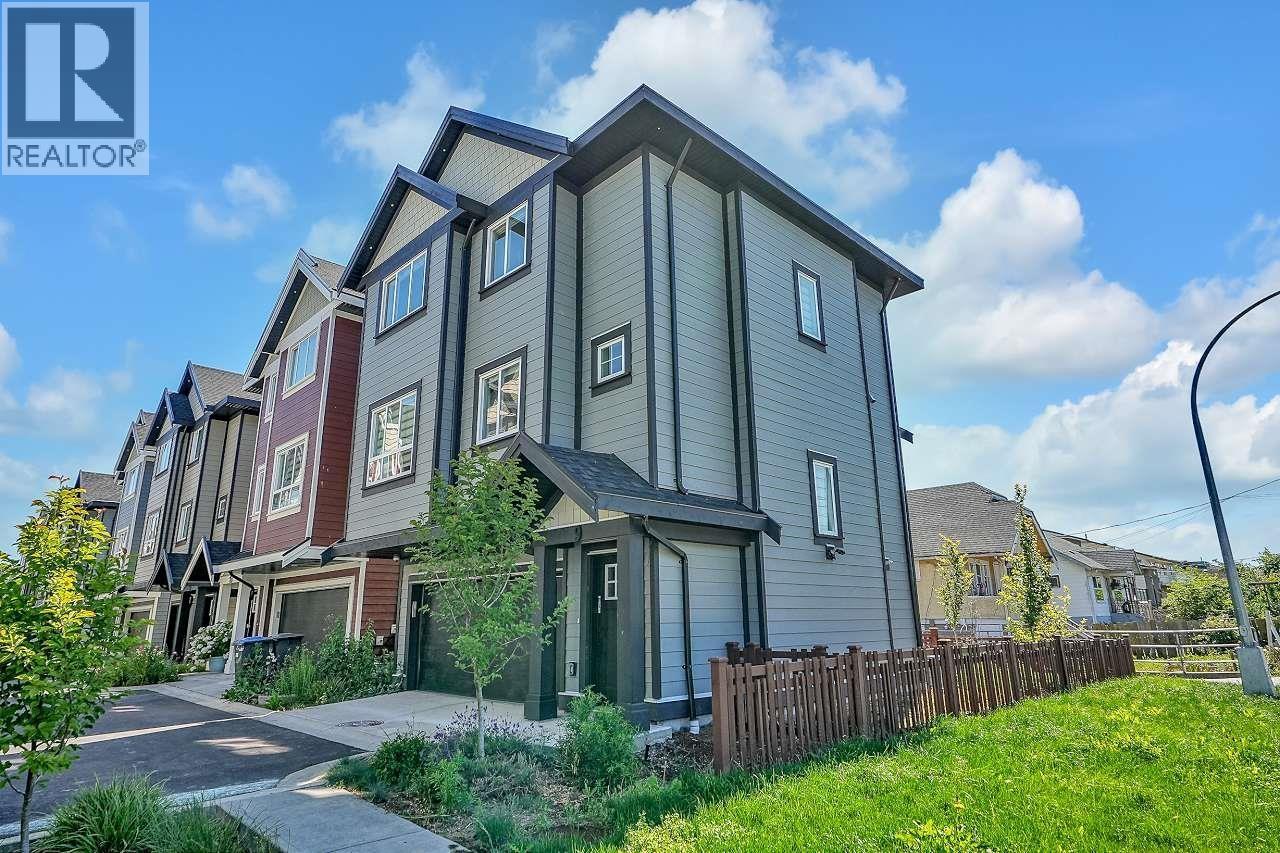 16 608 Ewen Avenue, New Westminster