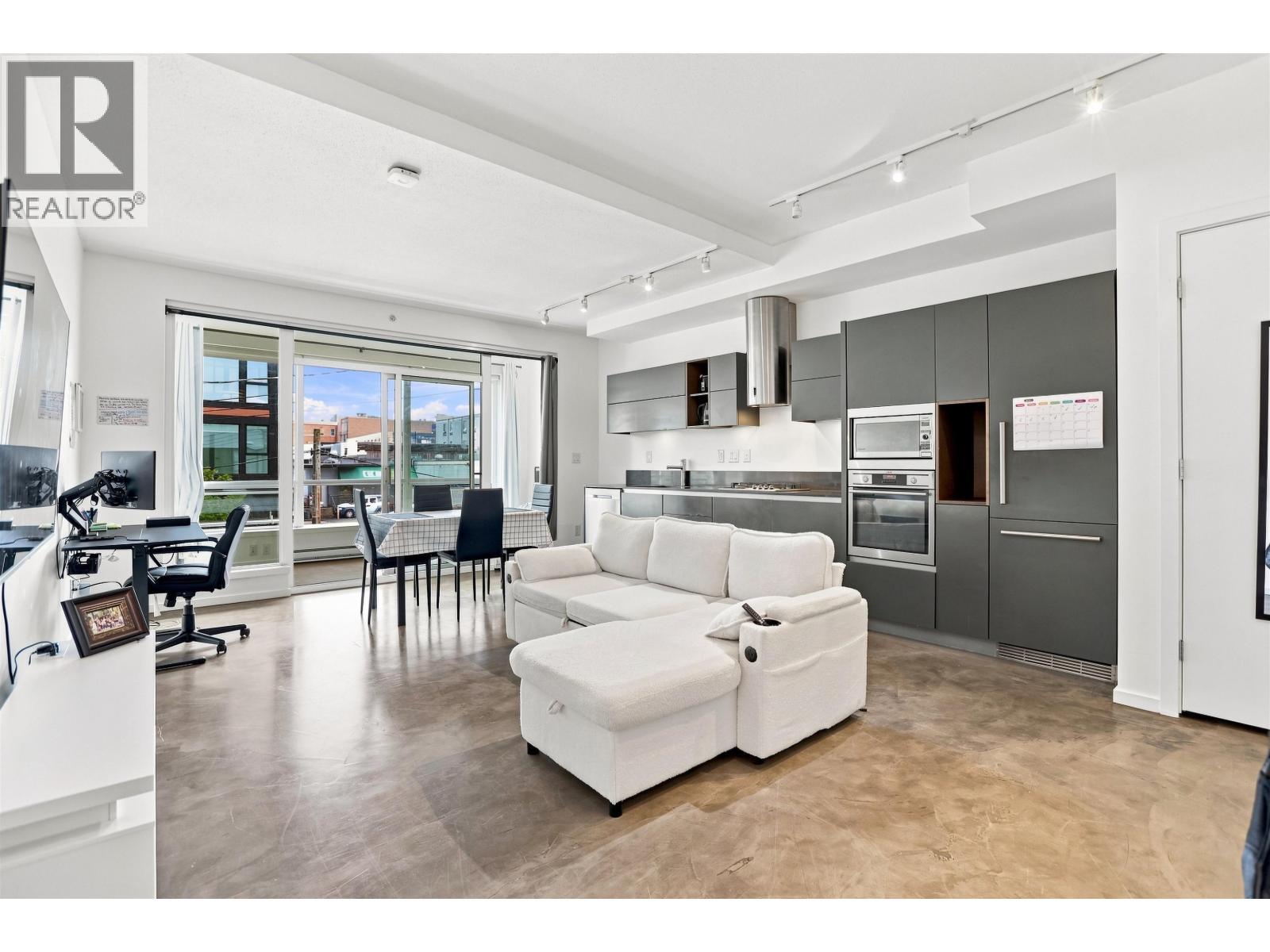 209 133 E 8TH Avenue, Vancouver