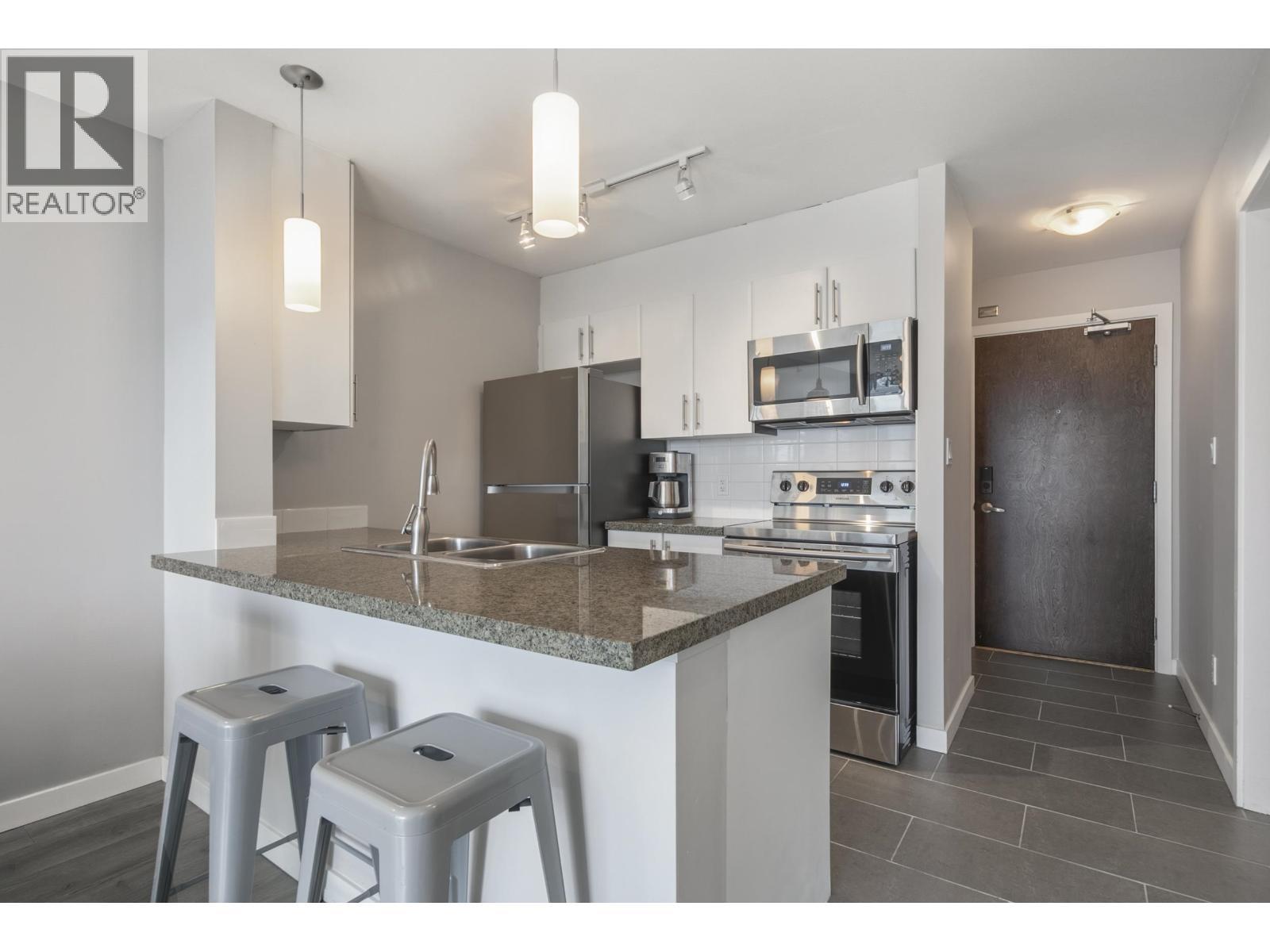 903 688 Abbott Street, Vancouver