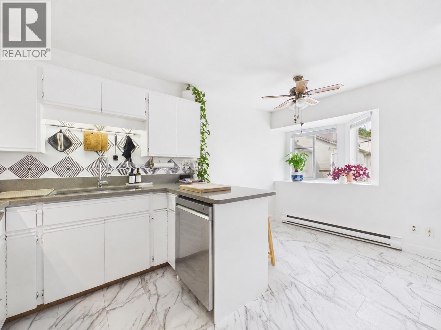 18 1318 Brunette Avenue, Coquitlam