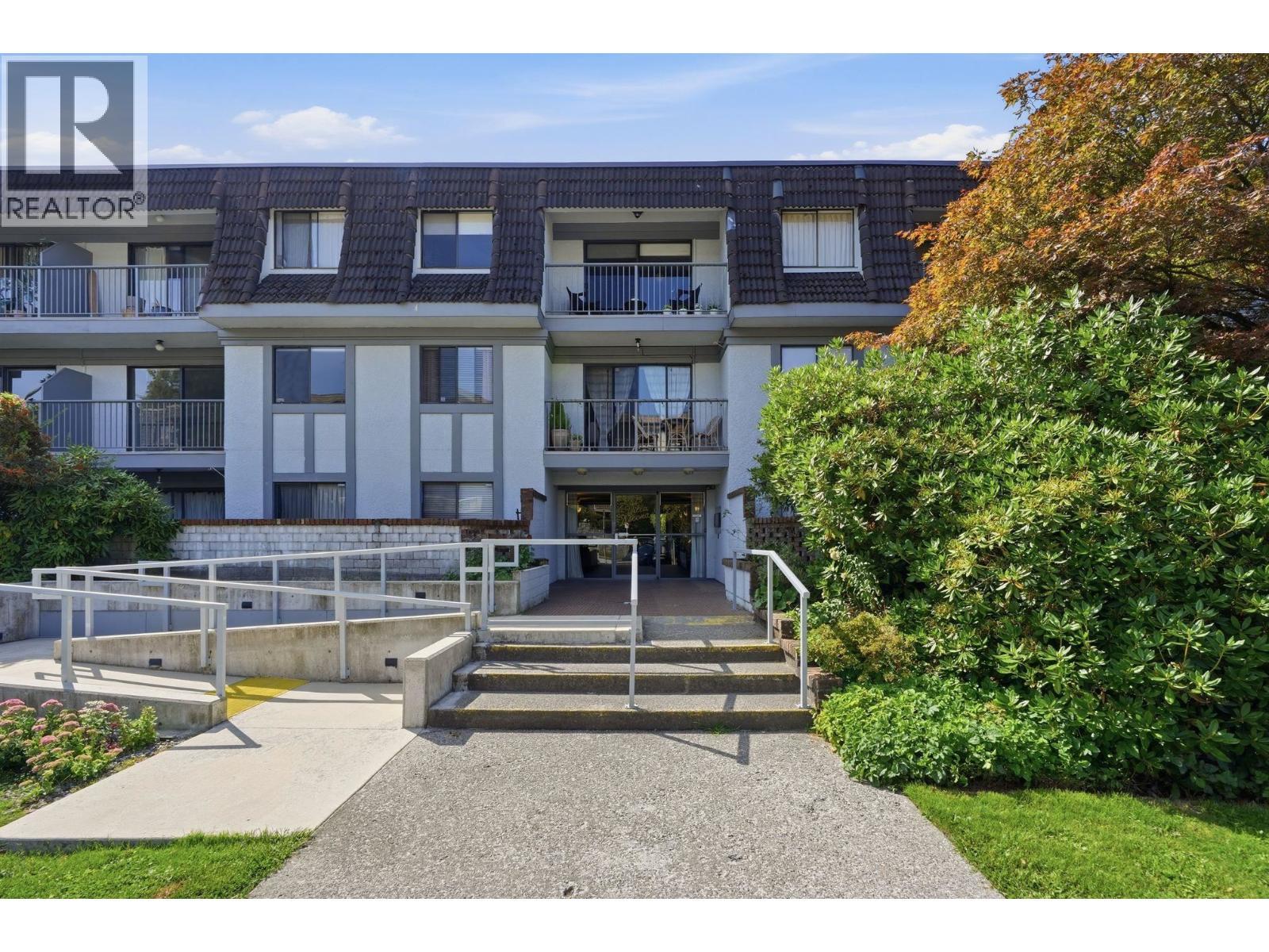 305 275 W 2ND Street, North Vancouver