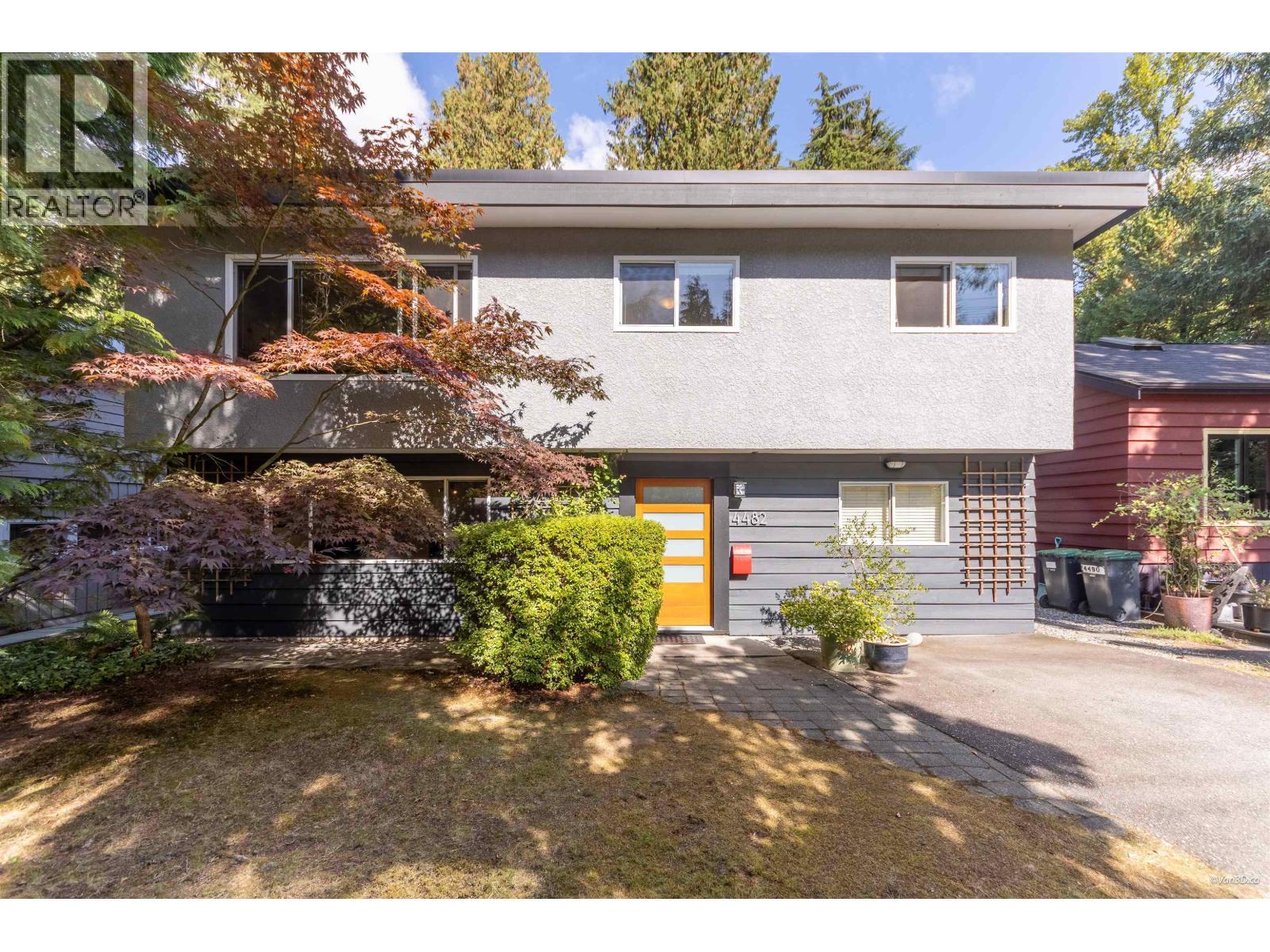4482 Cove Cliff Road, North Vancouver