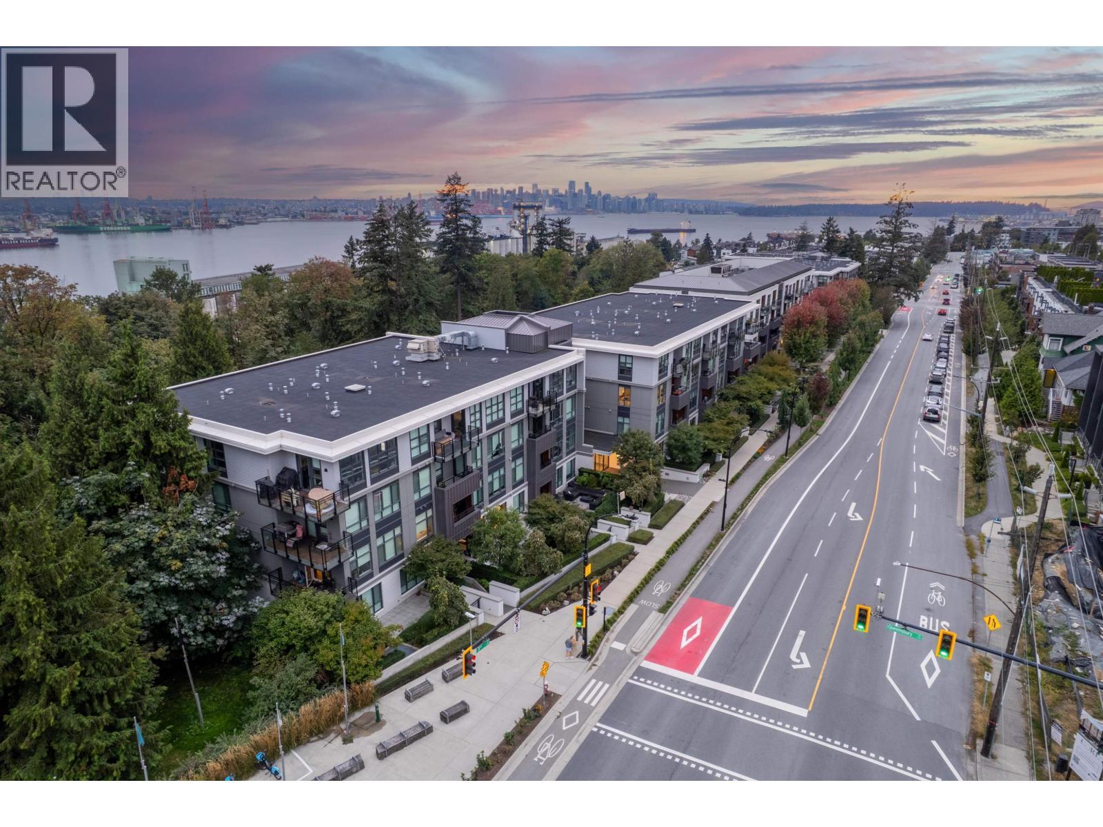 308 747 E 3RD Street, North Vancouver