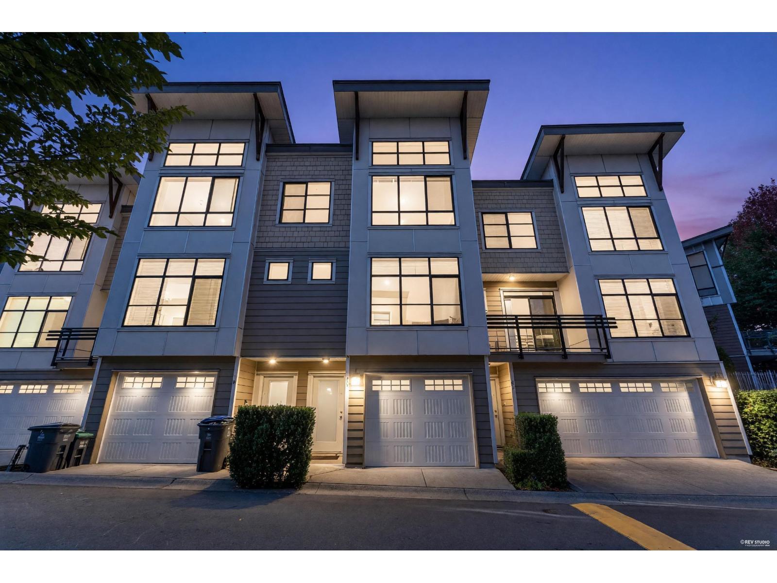 11 9989 E Barnston Drive, Surrey