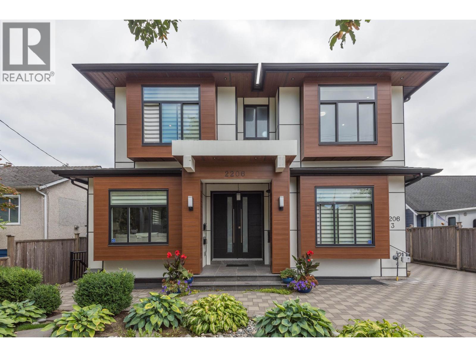 2206 London Street, New Westminster
