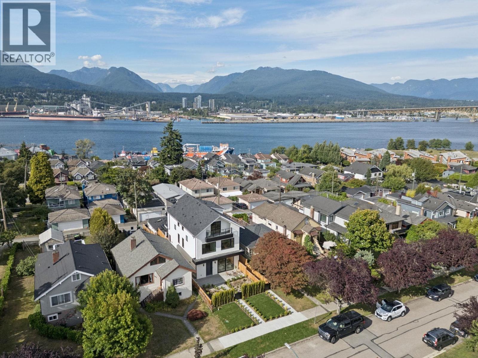 2 2815 Trinity Street, Vancouver