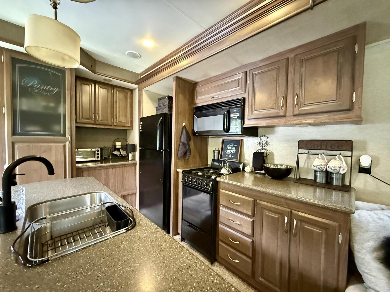 16 1650 Columbia Valley Road, Columbia Valley