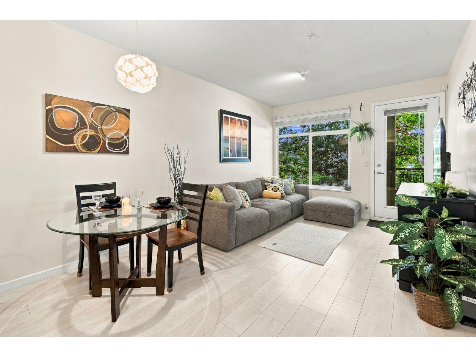 206 10499 University Drive, Surrey