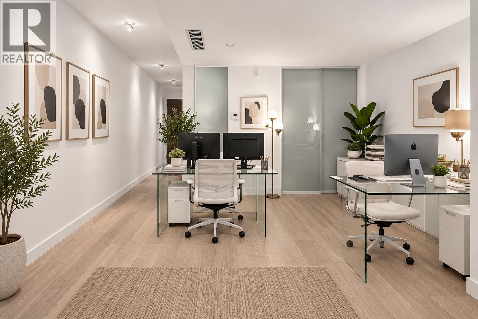 206 1477 W Pender Street, Vancouver