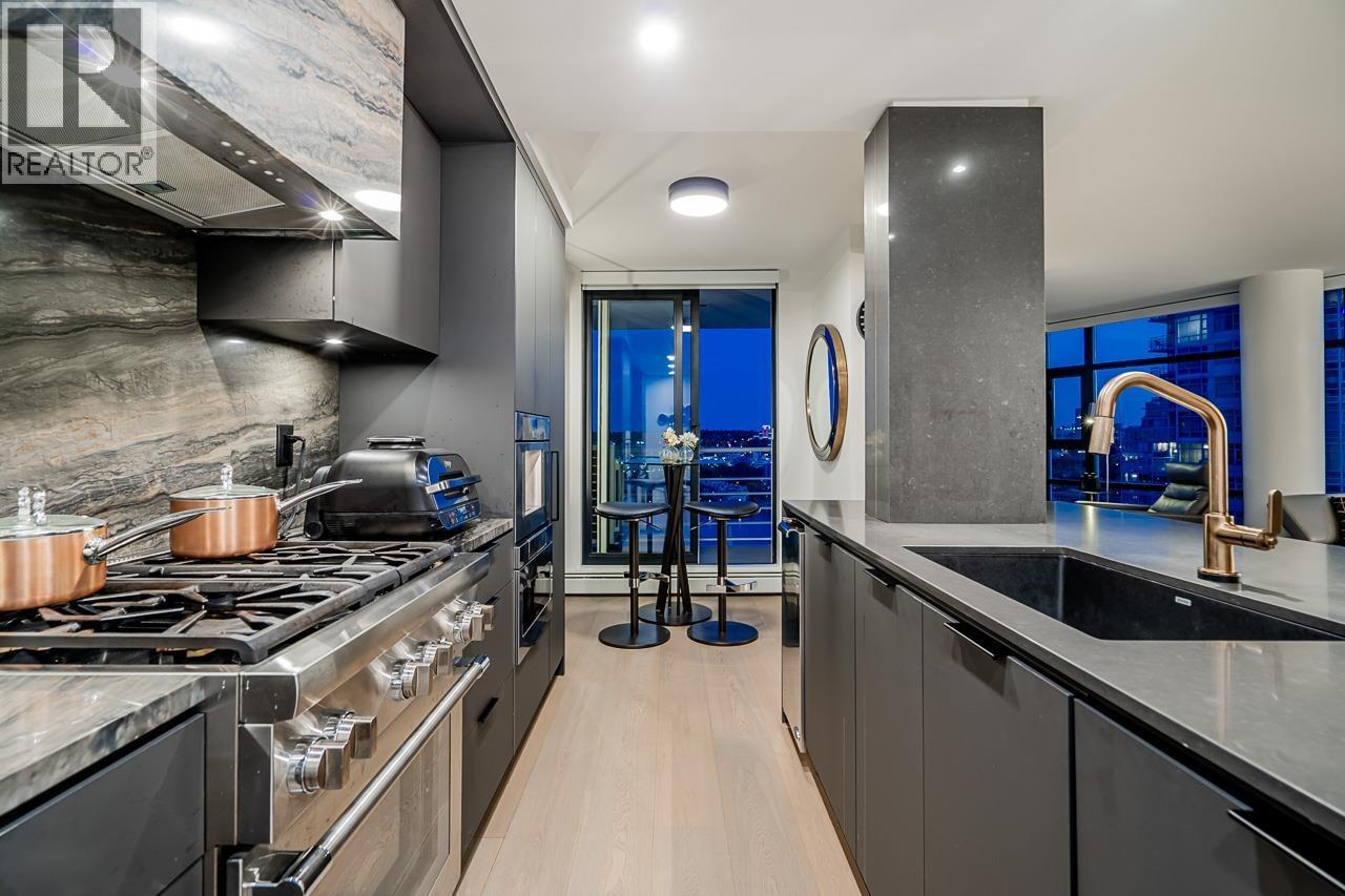 2207 198 Aquarius Mews, Vancouver
