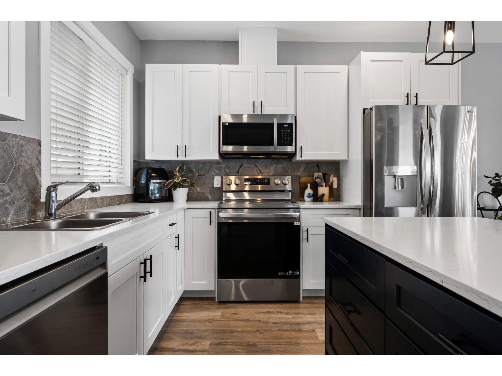 B 9279 Carleton Street, Chilliwack