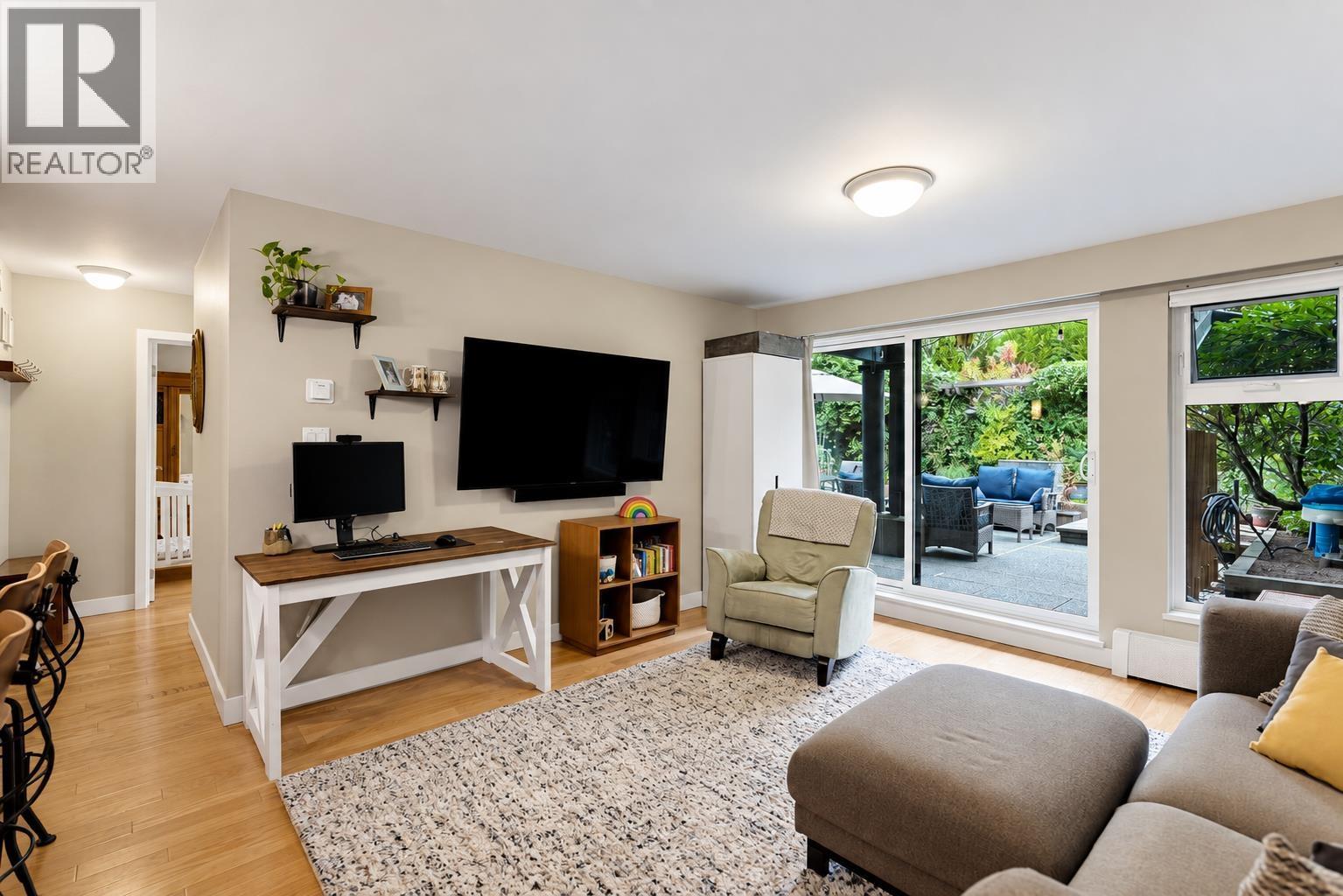 204 7377 Salisbury Avenue, Burnaby