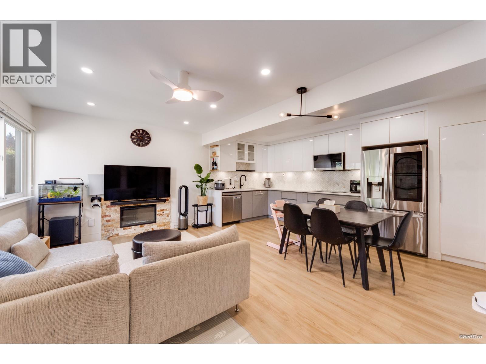 66 3433 E 49TH Avenue, Vancouver