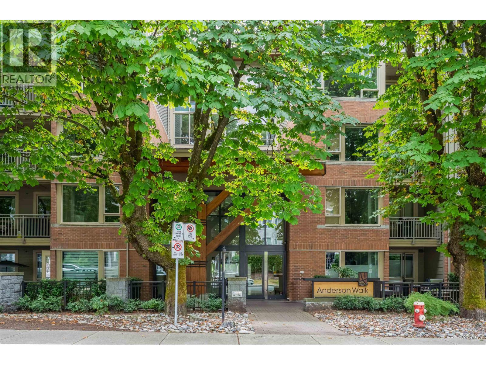 319 119 W 22ND Street, North Vancouver