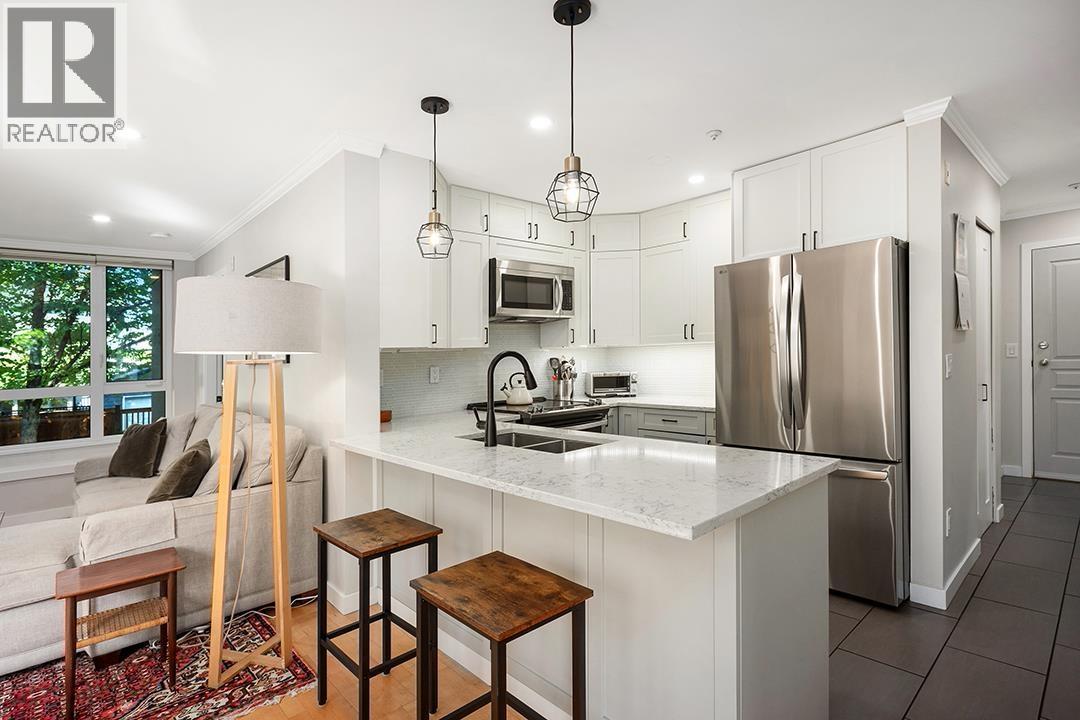 203 3235 W 4TH Avenue, Vancouver