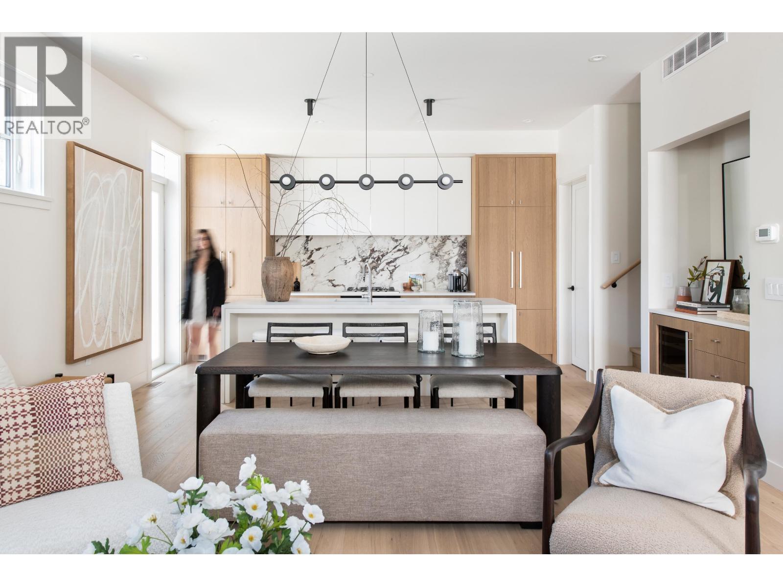 2 2119 W 18TH Avenue, Vancouver