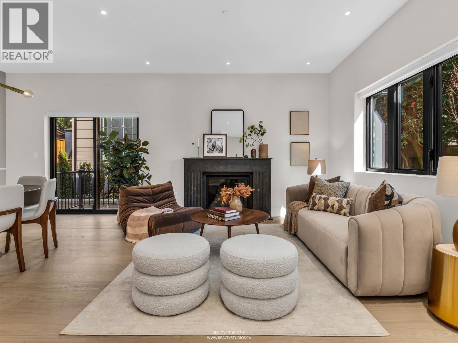 2 4088 Maple Crescent, Vancouver
