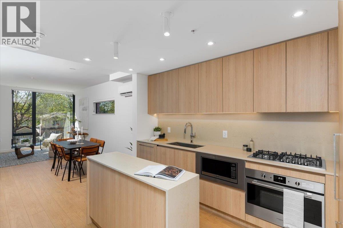 231 2830 Nanaimo Street, Vancouver