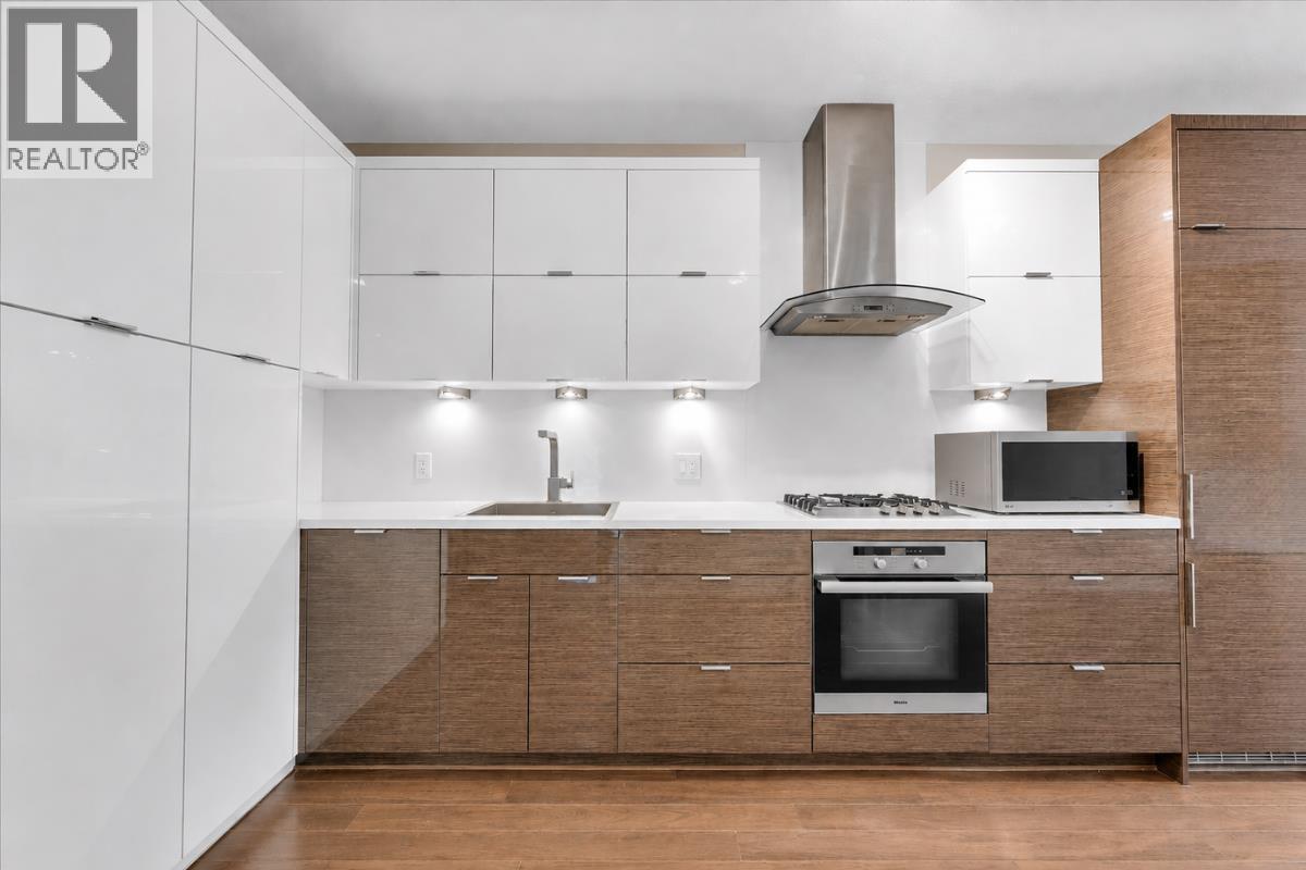 216 1777 W 7TH Avenue, Vancouver