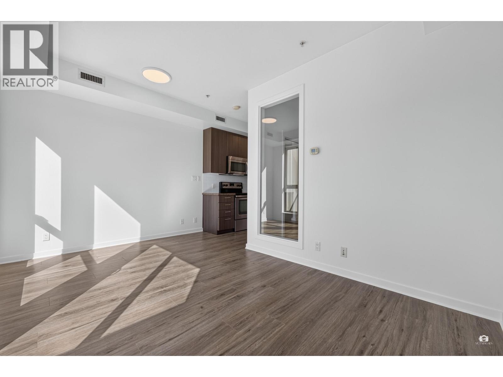 261 4099 Stolberg Street, Richmond