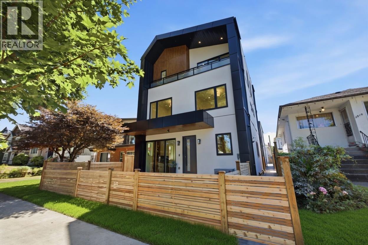 1 3018 E 19TH Avenue, Vancouver