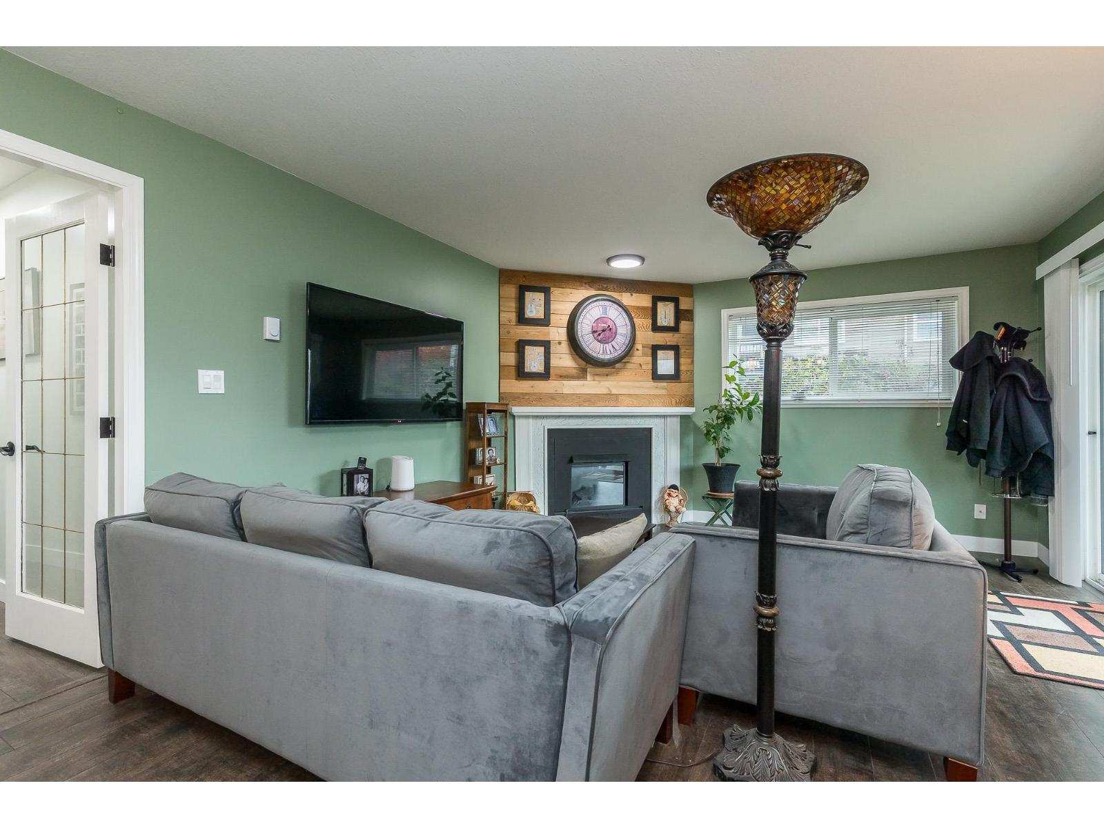 101 46033 Chilliwack Central Road, Chilliwack