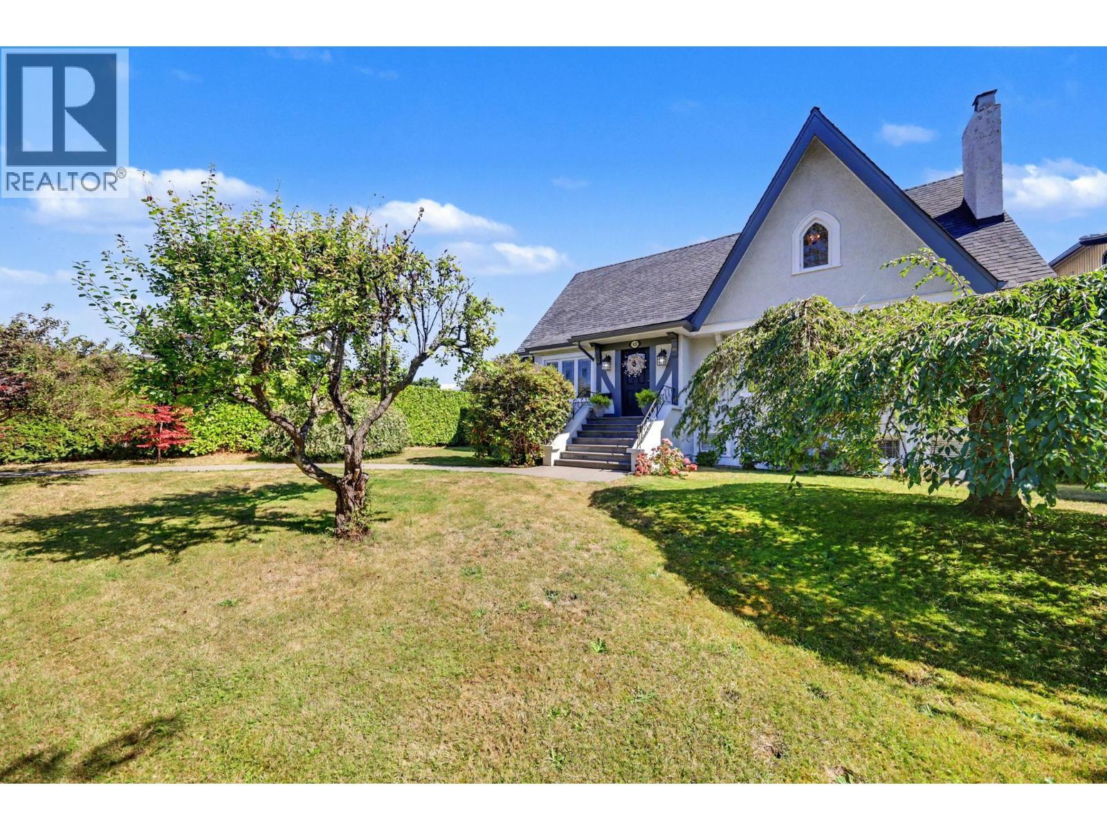 952 Grand Boulevard, North Vancouver