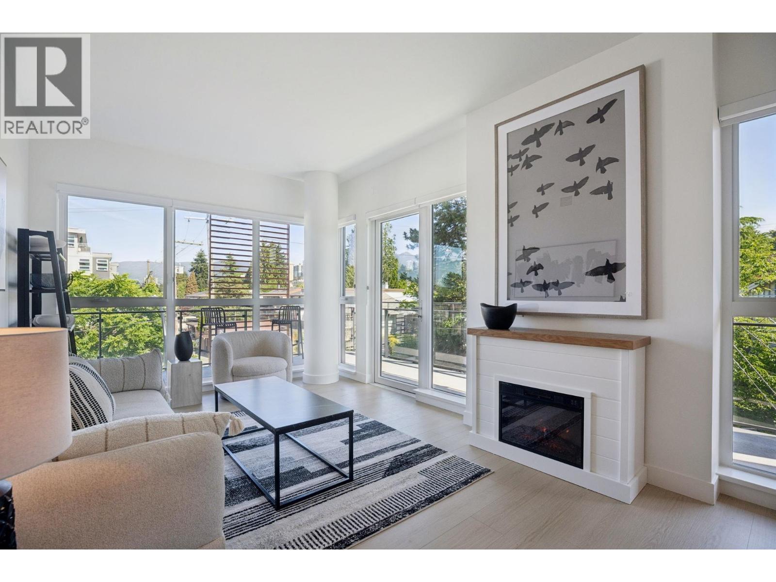 321 422 E 3RD Street, North Vancouver