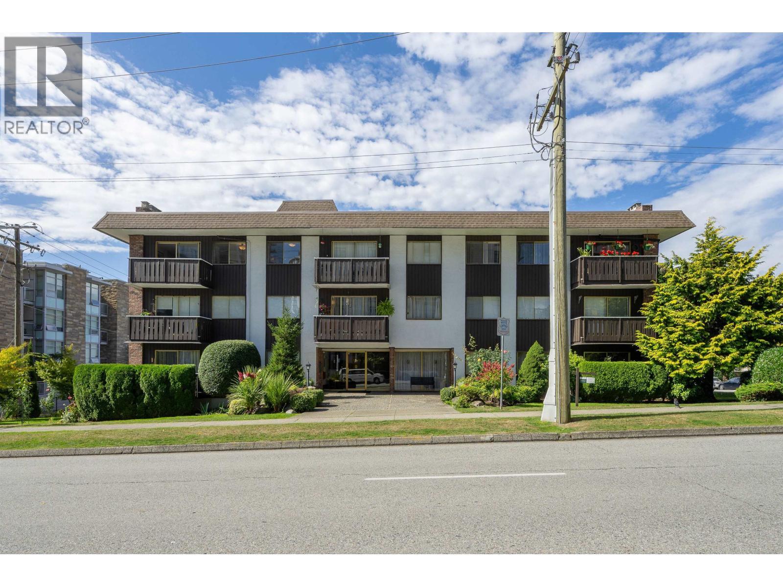 302 1345 Chesterfield Avenue, North Vancouver