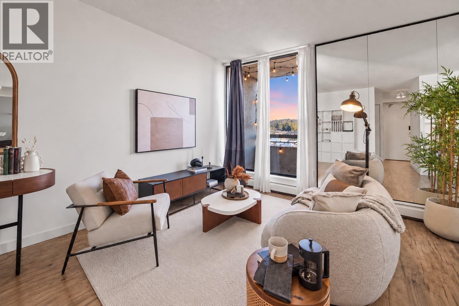 1504 3771 Bartlett Court, Burnaby