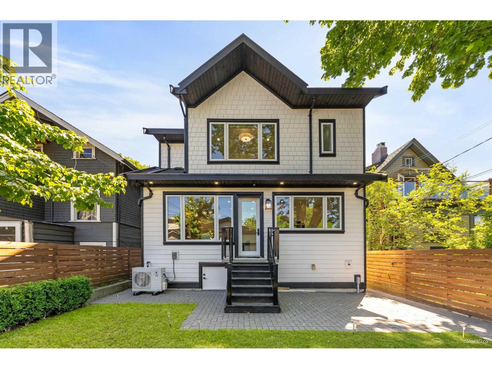 2 683 W 19TH Avenue, Vancouver