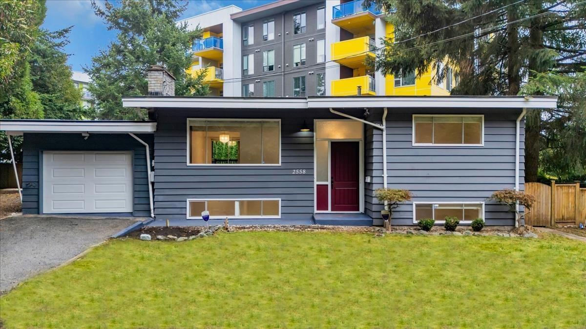 2558 Lakeview Crescent, Abbotsford