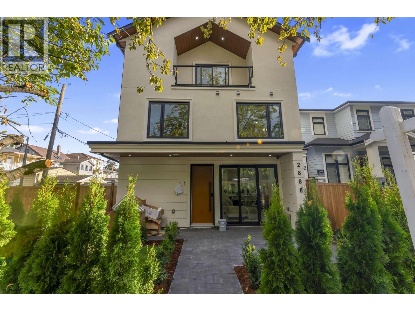1 2888 E 6TH Avenue, Vancouver