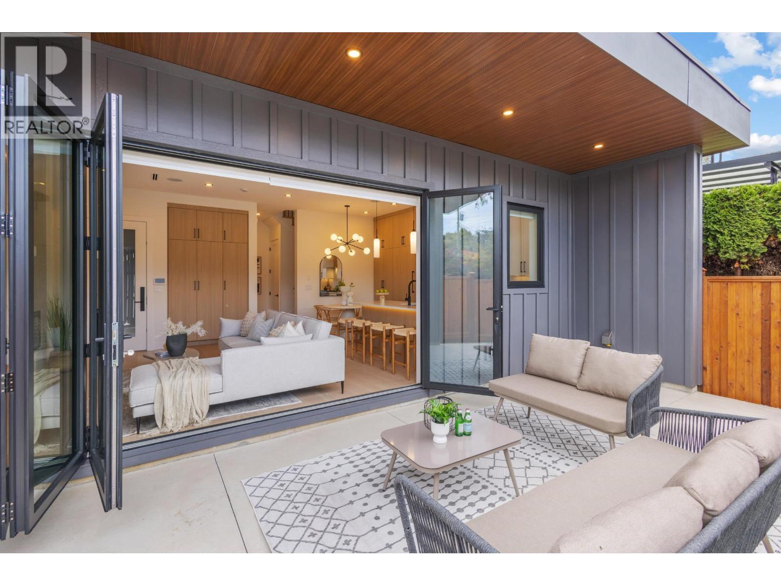 2 3873 W 22ND Avenue, Vancouver