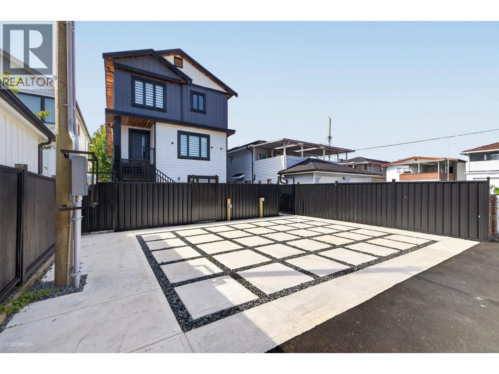3 2035 E 51ST Avenue, Vancouver