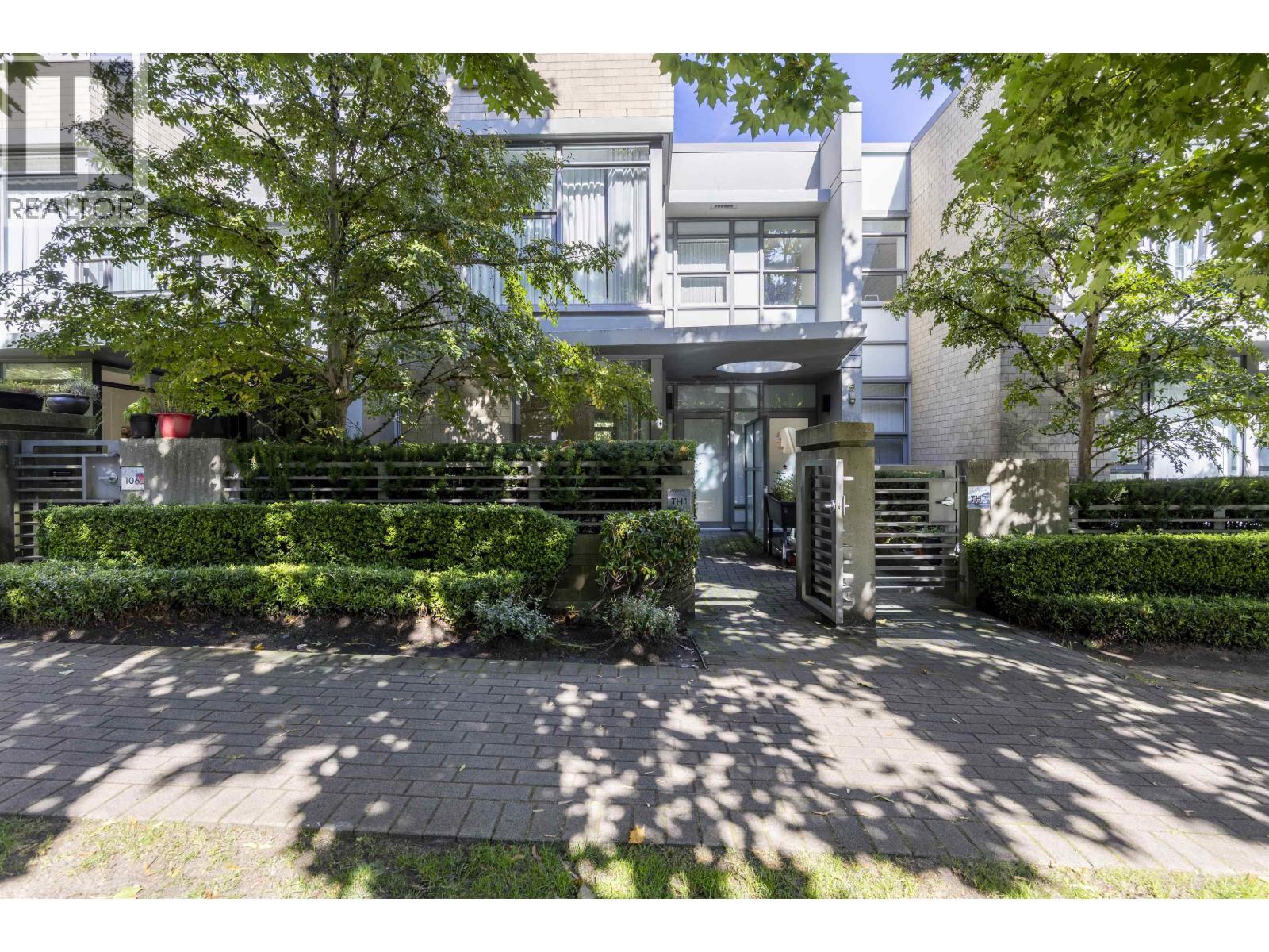 TH1 9188 University Crescent, Burnaby