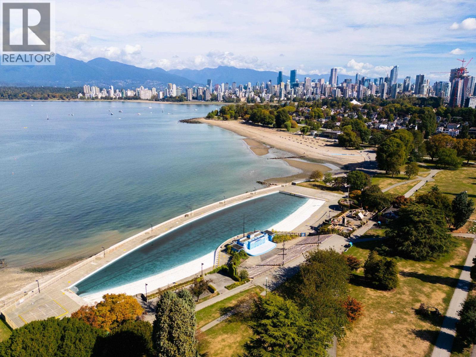 303 2450 Cornwall Avenue, Vancouver