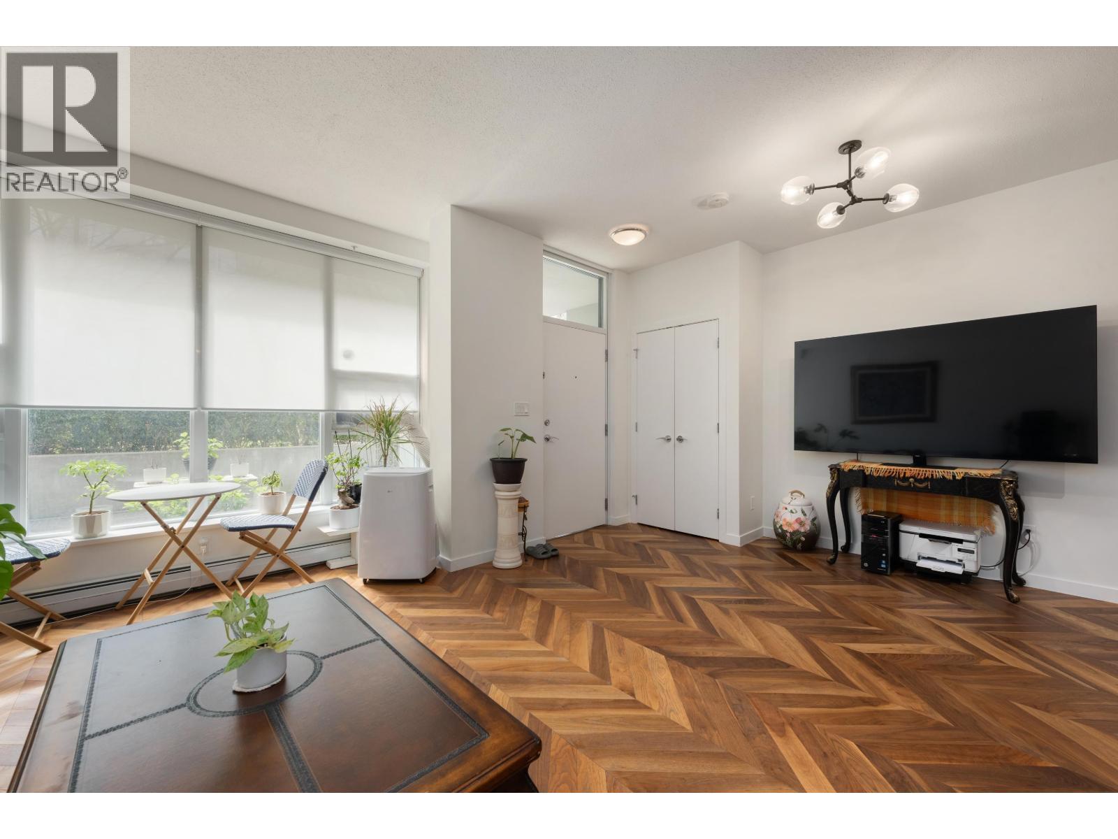 253 108 W 1ST Avenue, Vancouver