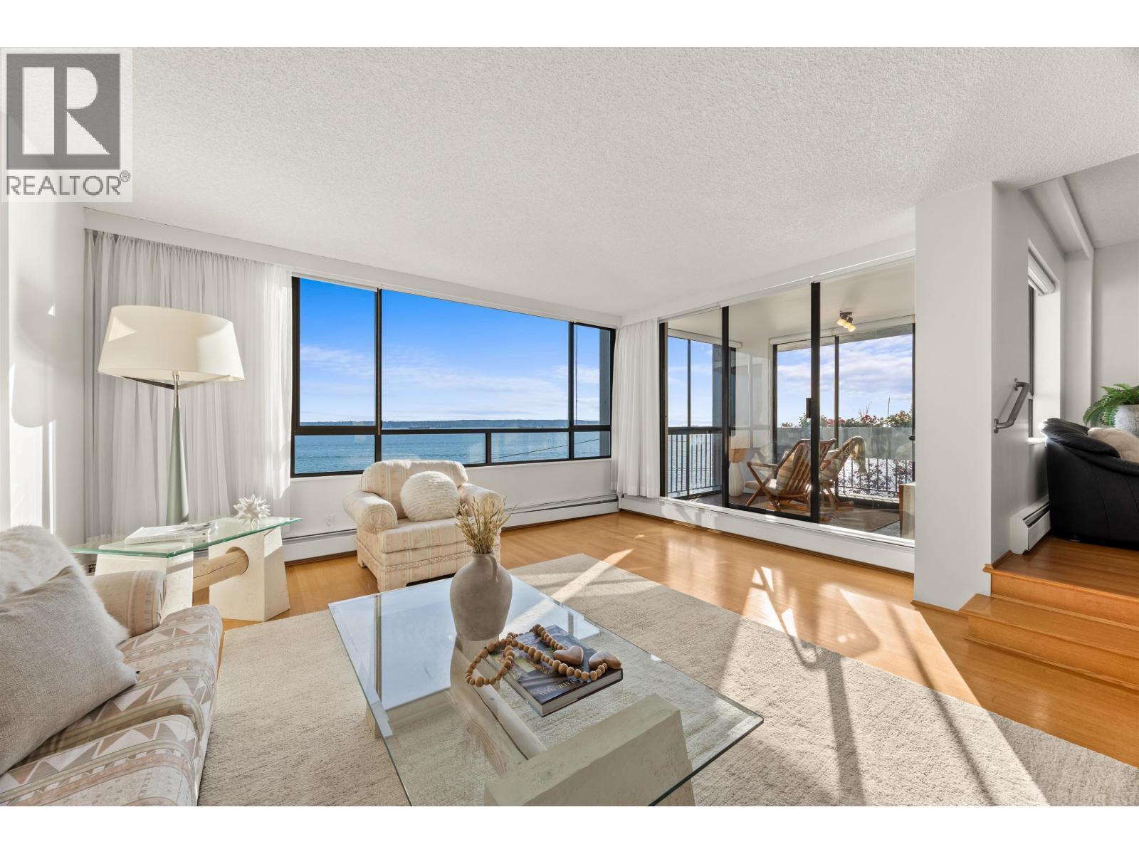401 1930 Bellevue Avenue, West Vancouver