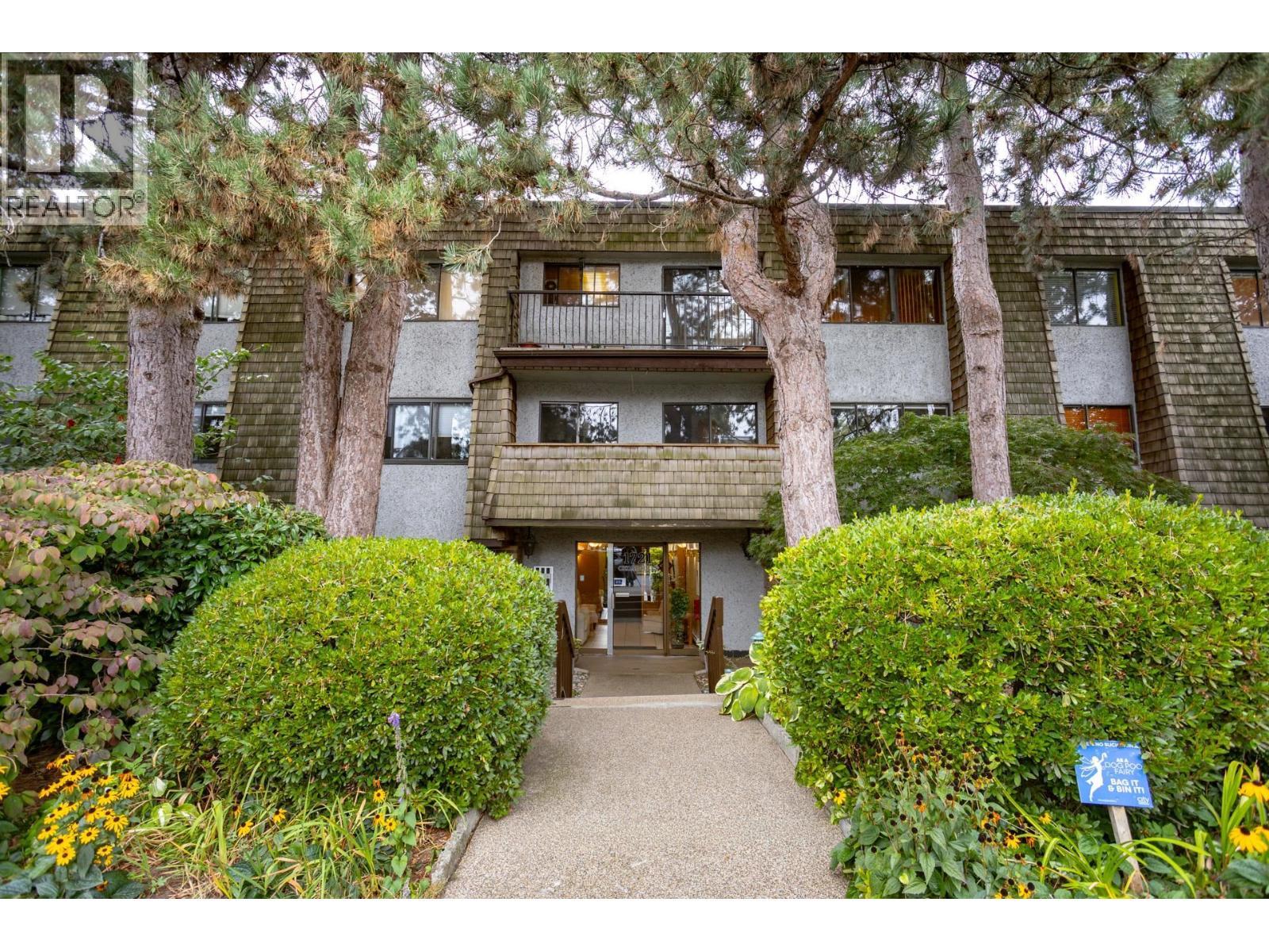 303 1721 St. Georges Avenue, North Vancouver