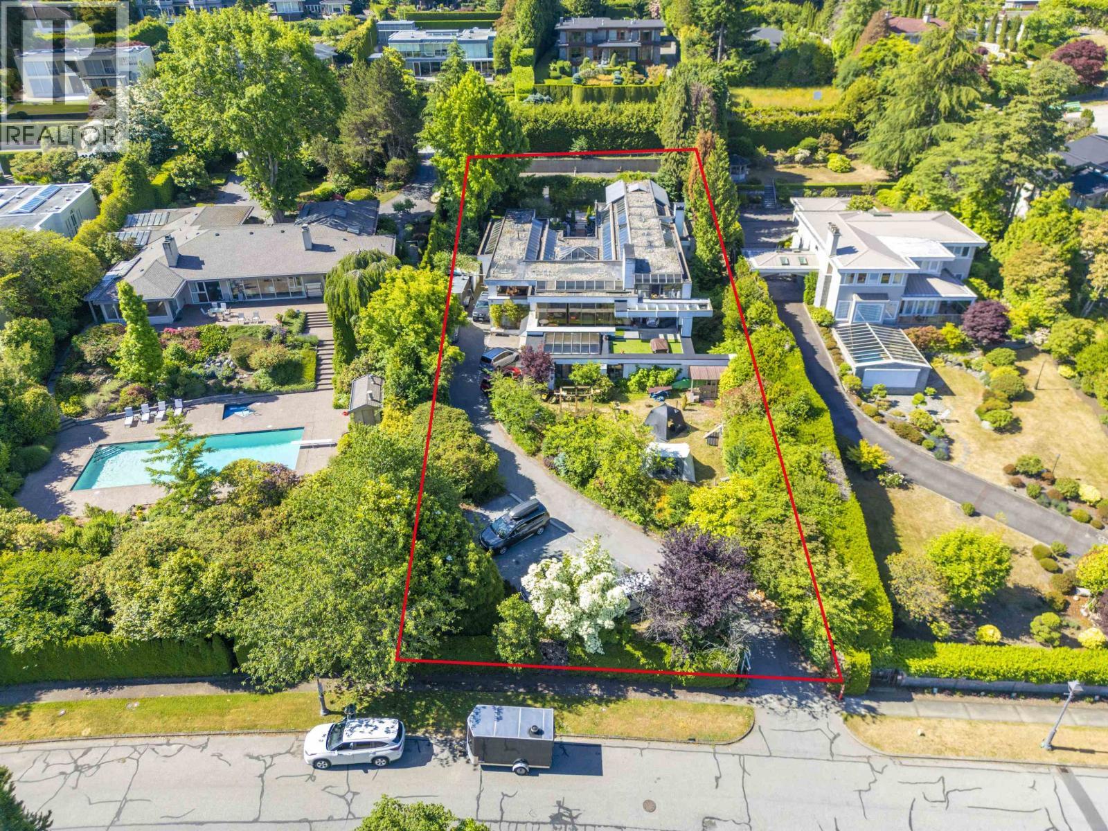 5570 Newton Wynd, Vancouver