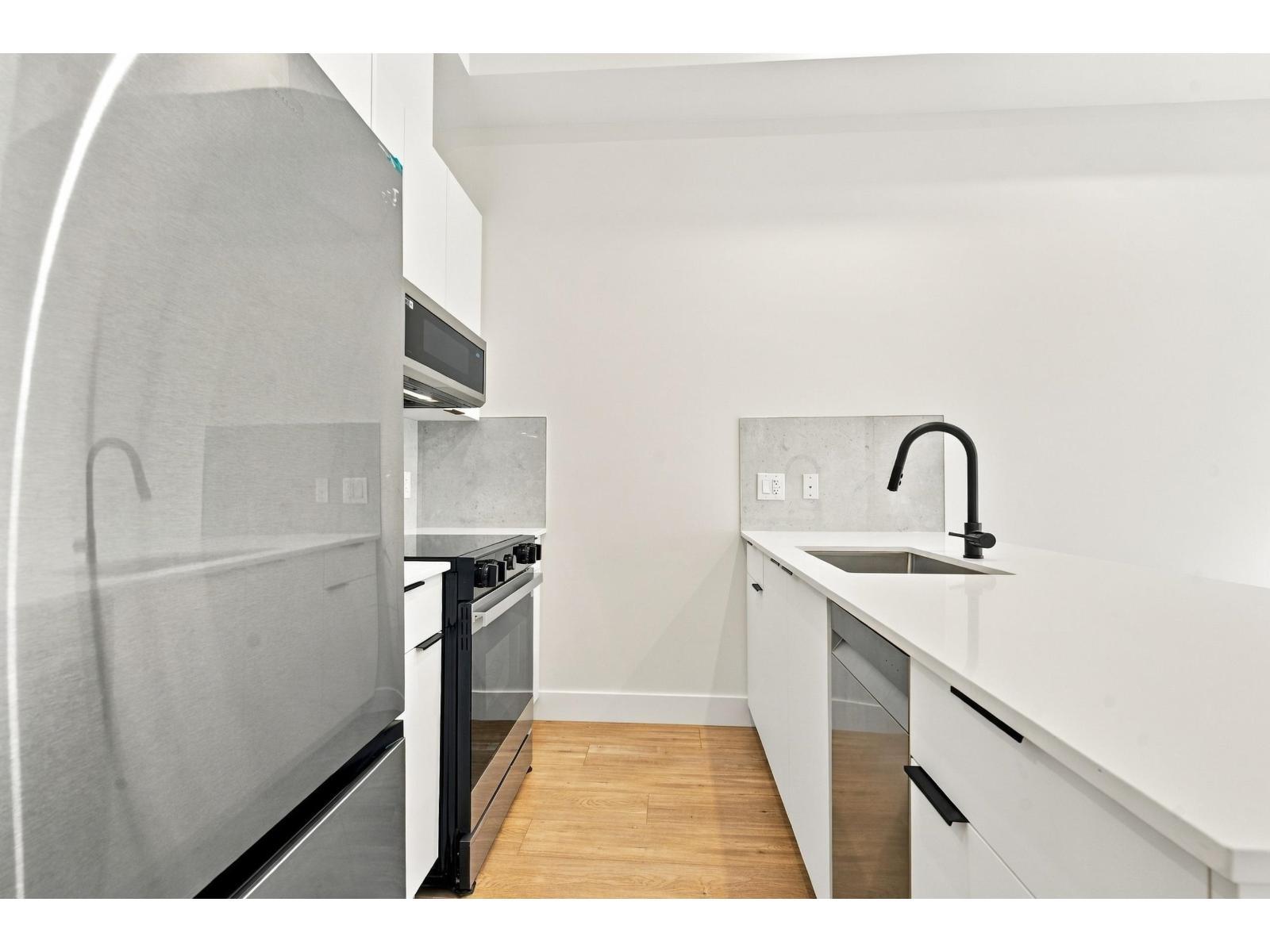 106 14398 60 Avenue, Surrey
